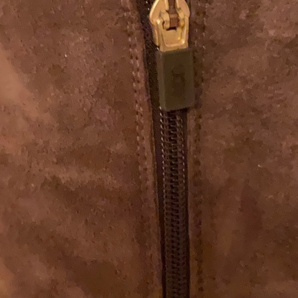 UGG Boots - Picture 4 of 8